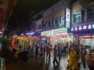 馬祖天后宮媽祖遶境  大雨澆不熄信眾熱情