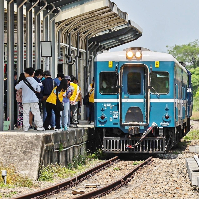 台鐵藍寶寶文資郵輪列車受歡迎 第2趟4/26開行 | 華視新聞
