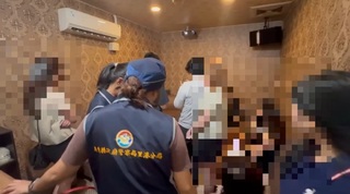 屏東小吃部糾紛 男子倒車撞店家釀2傷遭送辦