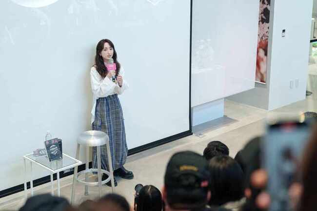 柯佳嬿斜槓當作家受歡迎  分享寫作是好的情緒出口 | 華視新聞