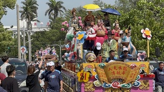 北港朝天宮藝閣展創意 沿途拋結緣品評審認應予規範