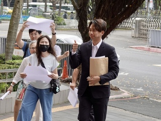 陳宥丞應訊柯文哲案疑戴智慧眼鏡 北檢傳喚說明