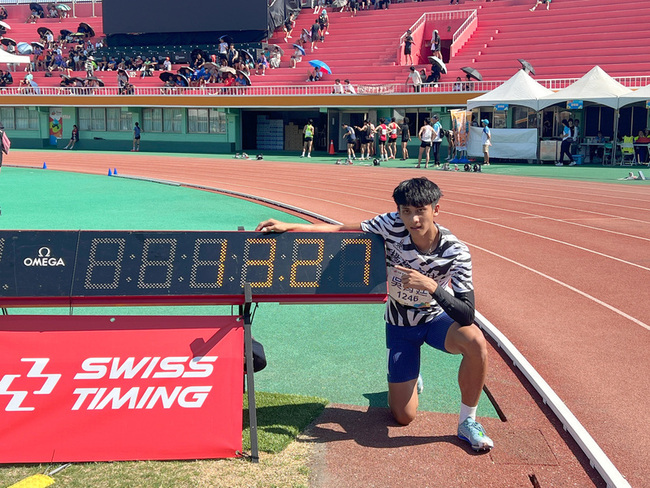 全中運高男110公尺跨欄 吳育廷破U20全國紀錄 | 華視新聞