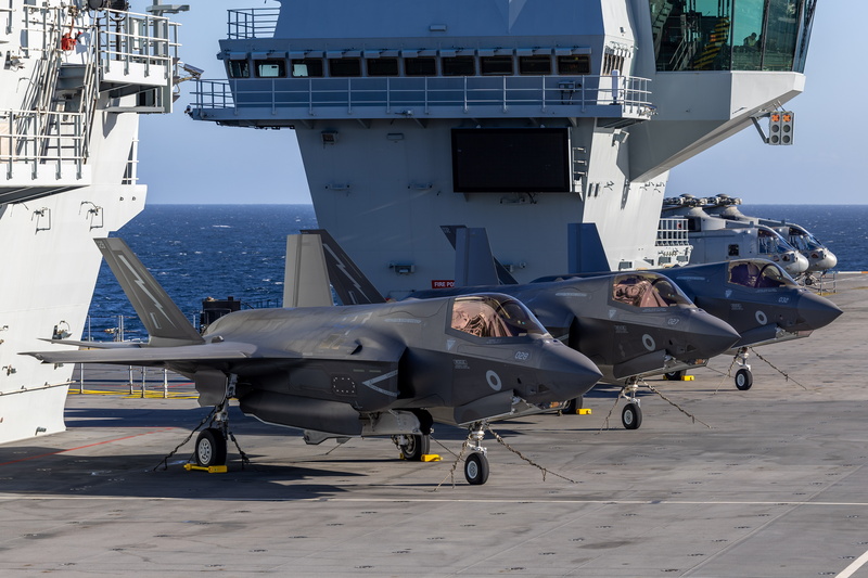 英國航艦打擊群與F-35B戰機達完全作戰能力