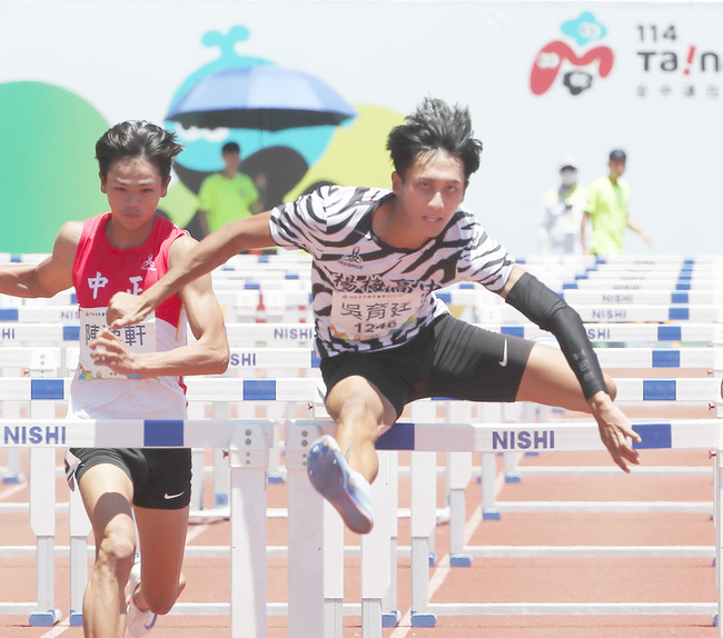 全中運高男110公尺跨欄 吳育廷破U20亞洲紀錄摘金 | 華視新聞