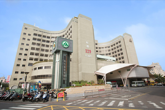 康橋單車隊遇車禍 彰基：重傷學生6千毫升輸液搶命 | 華視新聞