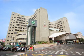 康橋單車隊遇車禍 彰基：重傷學生6千毫升輸液搶命