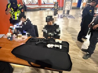 台中男大生帶玩具長槍校園把玩 違社維法裁罰5千元