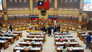 新北議會藍綠交鋒 決議侯友宜5/9專案報告世壯運