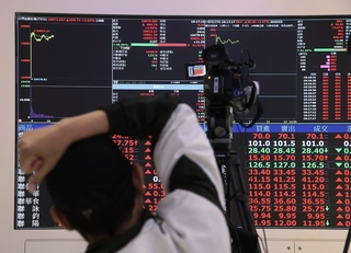 台積電領軍台股漲逾400點 指數重返月線之上