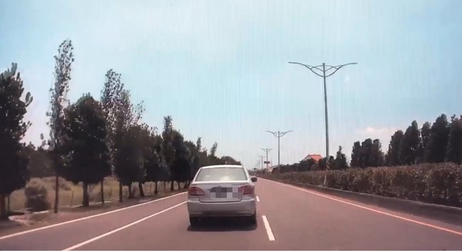 男子藏毒拒檢開車逃竄 屏警逮人開59罰單再送辦 | 華視新聞