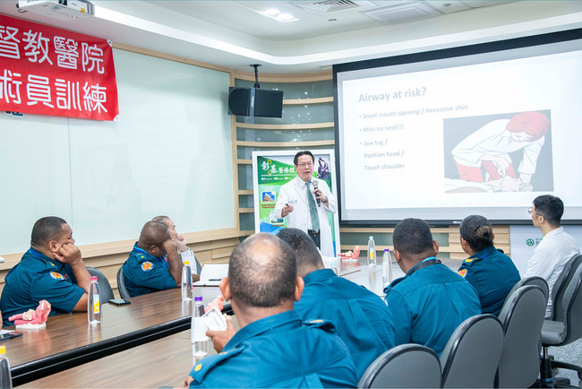 彰基攜彰化消防局培訓救護員 助斐濟建立急救網絡 | 華視新聞