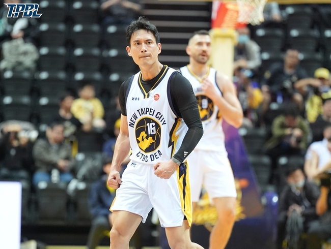 TPBL林韋翰貢獻19分  特攻氣走攻城獅中止2連敗 | 華視新聞
