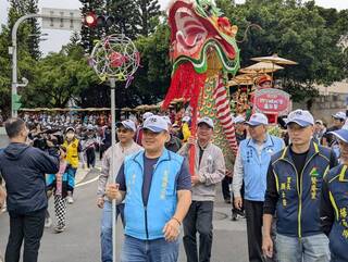 金門親子蜈蚣座登場 遶行金城街道盼神明庇佑
