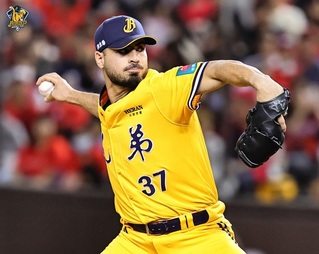 兄弟勝龍隊止敗  平野惠一勉球員全力以赴定勝負