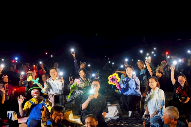 屏東聽語障人士走進大自然 恆春體驗躺草地觀星 | 華視新聞