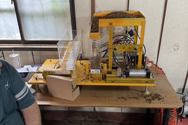 中壢警破獲私菸工廠 查獲逾5噸菸絲專售移工 | 華視新聞