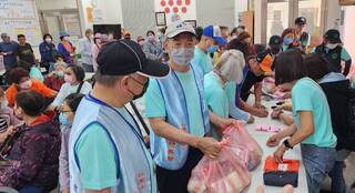 高雄慈善團體慰助澎湖弱勢 足跡遍及偏遠離島