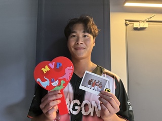 李超優化投球動作發揮優勢 中繼奪生涯首勝直呼感動