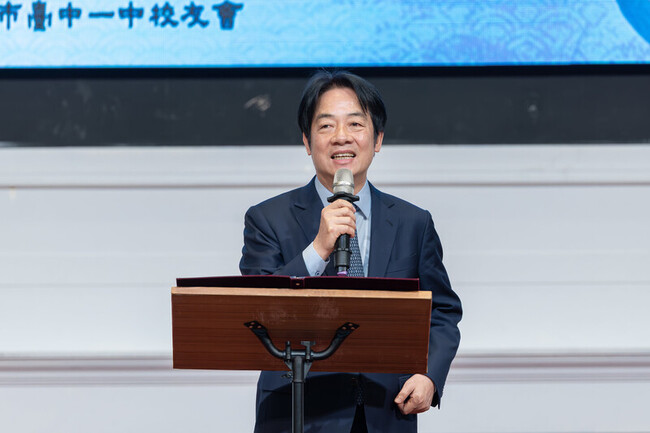 中一中校慶 總統：保護2300萬人飯碗拚經濟為優先 | 華視新聞