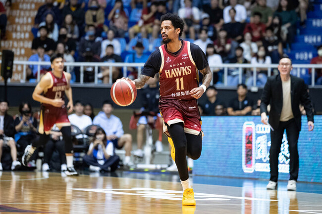 PLG飛雷神飆24分帶頭衝  獵鷹擊敗勇士季後賽續命 | 華視新聞