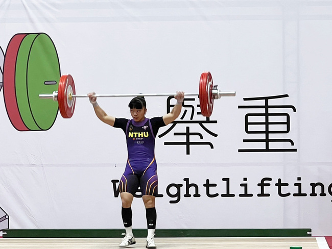 陳冠伶全大運舉重連霸  世青賽拚世界紀錄 | 華視新聞