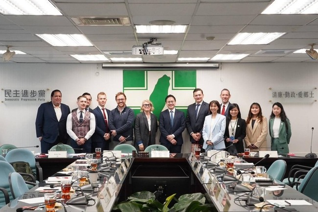 美智庫訪民進黨 關切國防預算刪減對台安全影響 | 華視新聞