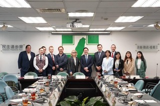 美智庫訪民進黨 關切國防預算刪減對台安全影響