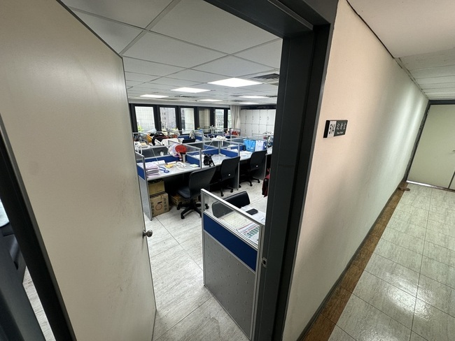 前主播遭指寄生 台北市議會要查非現職禁用記者室 | 華視新聞