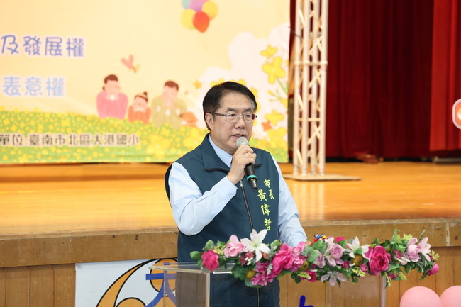 國際不打小孩日 黃偉哲盼「剴剴」是最後受虐兒 | 華視新聞