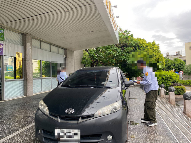 白牌車載客 竹市監理站攔查罰10萬元、扣照4月 | 華視新聞