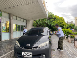 白牌車載客 竹市監理站攔查罰10萬元、扣照4月