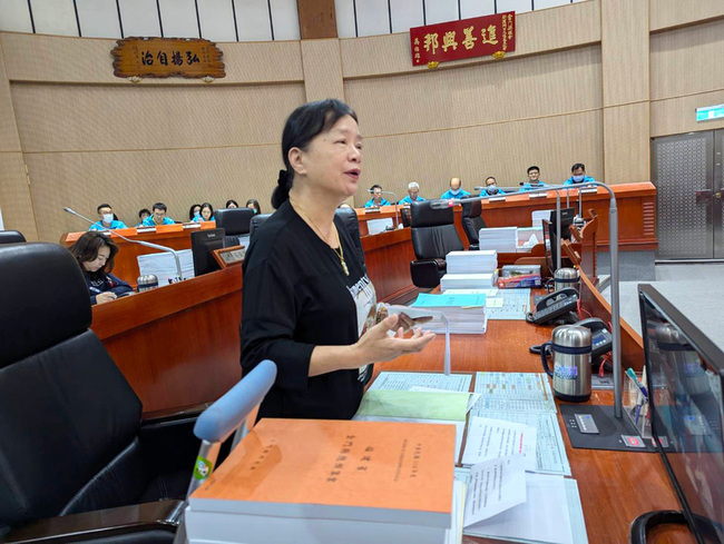 金門縣議員許玉昭涉貪 地院裁定羈押禁見 | 華視新聞