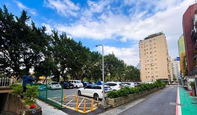 信義區逸仙段國有土地地上權案  北市：簽約完成 | 華視新聞