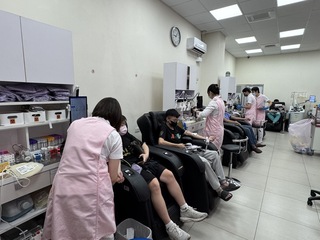 雲科大EMBA號召挽袖千人千袋 6縣市捐血站被擠爆