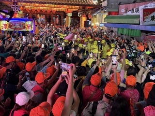 白沙屯媽祖進香啟程 「粉紅超跑」36小時衝北港