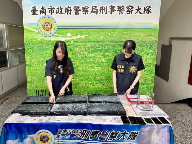 台南警破獲雲林縣詐欺話務轉接機房  逮2人送辦 | 華視新聞
