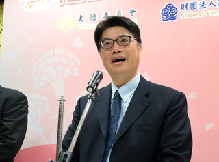 補件喪失原籍證明 邱垂正：取得完整身分安居樂業