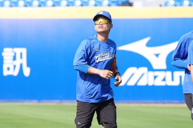 王正棠回歸一軍先發2棒  范國宸腿部不適下二軍 | 華視新聞