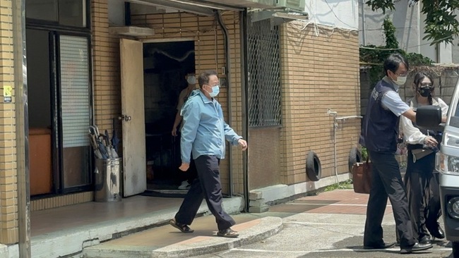 中檢偵辦立委罷免案涉幽靈連署 2人聲押6交保 | 華視新聞