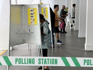 新加坡國會大選登場 逾260萬選民赴投票所投票