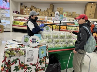 高雄水果拓銷加拿大 芭樂、蜜棗、火龍果創千萬商機