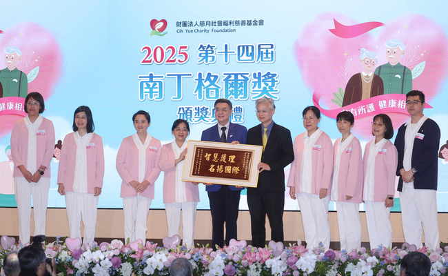 防醫院常態讓護理師做清潔 卓榮泰：嚴重可能降級 | 華視新聞