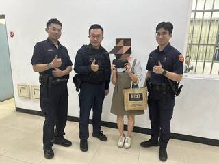 桃園警逮竊嫌摸黑尋回皮夾 女失主：員警像天使一樣