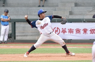 台灣社區棒球賽 大神岡金剛再見盜本壘搶勝晉級