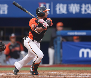 邱智呈帶著想法上場攻擊 與張奕磨12球開轟