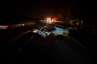 國3關廟段深夜跑車疑自撞外側護欄 男駕駛身亡