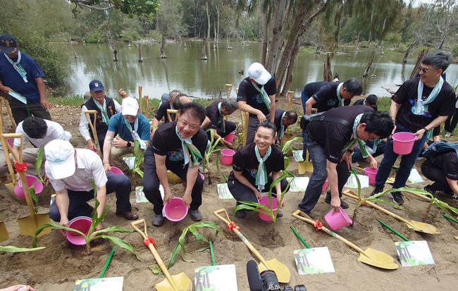 林業署偕中華電信嘉義植樹復育  戴資穎到場力挺 | 華視新聞