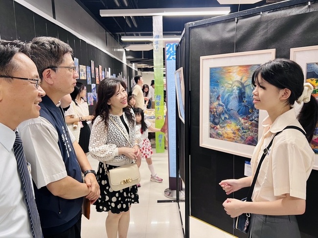 「藝象十一」松山機場登場 北市11校美術班聯展 | 華視新聞