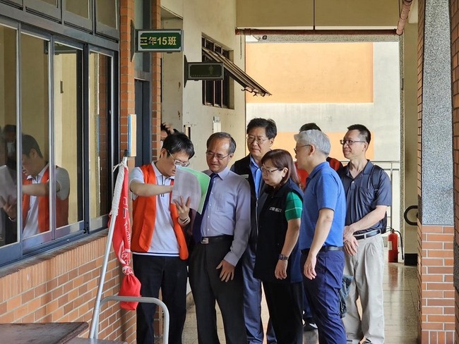 中華郵政招募新血 第1關筆試萬人報名、到考率8成 | 華視新聞